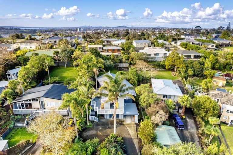 Photo of property in 16 Autumn Avenue, Glen Eden, Auckland, 0602