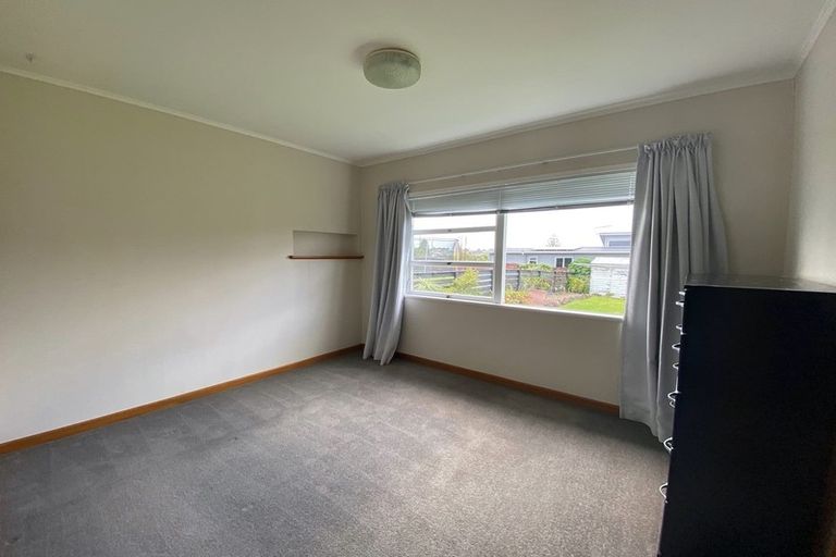 Photo of property in 106 Eversleigh Road, Belmont, Auckland, 0622