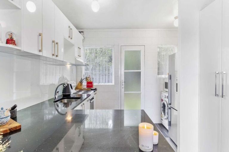 Photo of property in 3/19a Verbena Road, Birkdale, Auckland, 0626