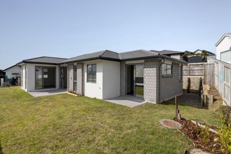 Photo of property in 12 Ridge Drive, Omokoroa, 3114