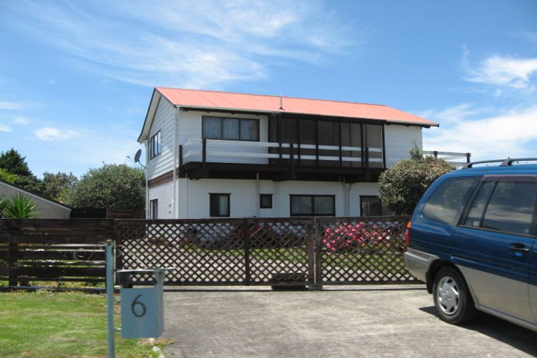 Photo of property in 6 Charles Miller Court, Clarks Beach, 2122