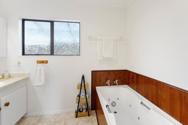 Photo of property in 66 Ringawhati Road, Otaki, 5583