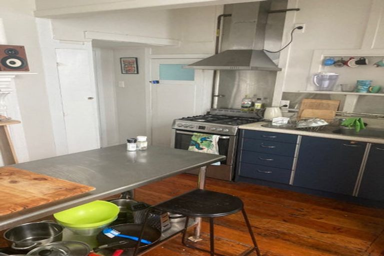 Photo of property in 21 Grass Street, Roseneath, Wellington, 6011