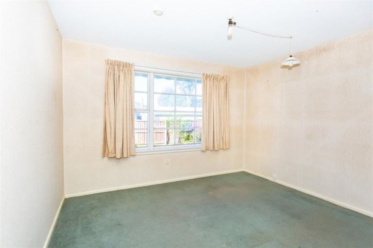 Photo of property in 32 Deepdale Street, Burnside, Christchurch, 8053