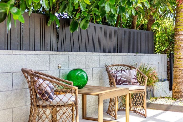 Photo of property in 377a Karaka Bay Road, Karaka Bays, Wellington, 6022