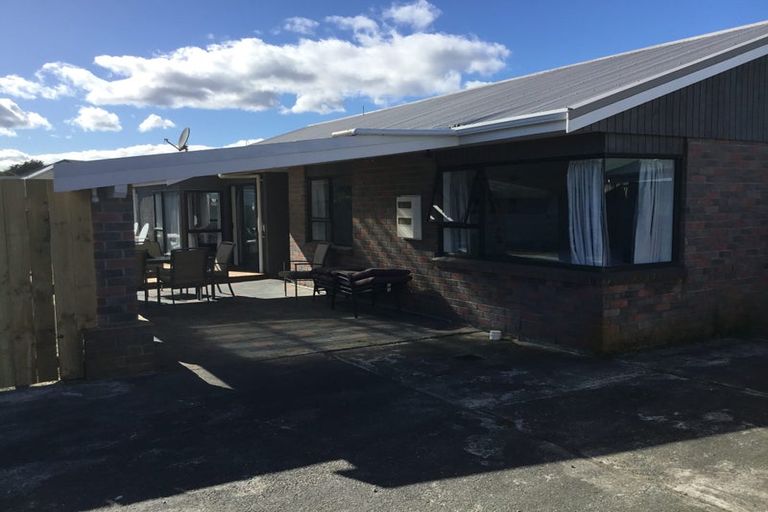 Photo of property in 5 Colenso Place, Otaki Beach, Otaki, 5512