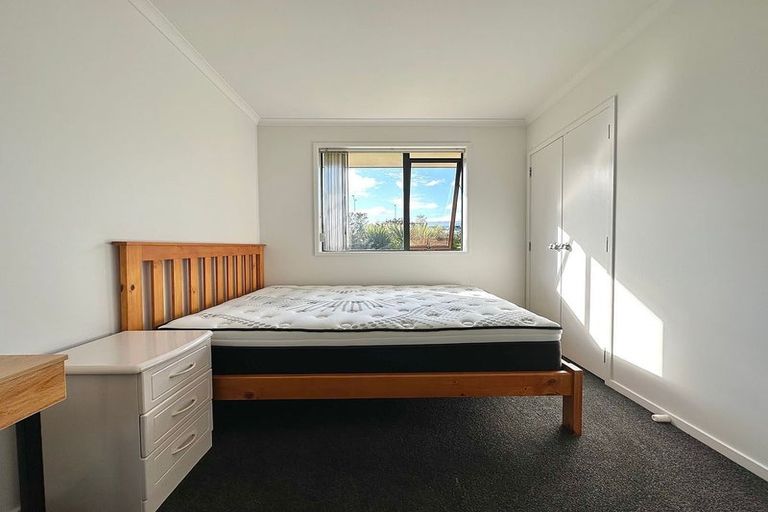 Photo of property in 78 Bluebird Crescent, Unsworth Heights, Auckland, 0632