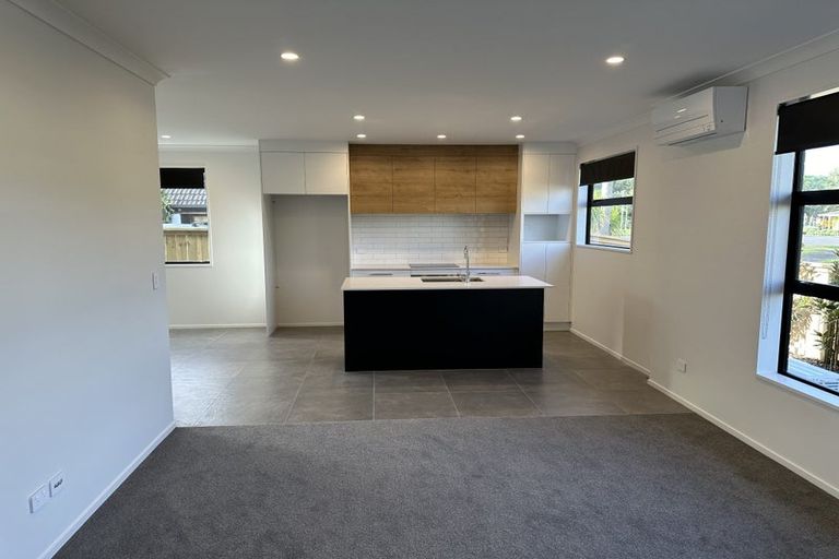 Photo of property in 6c Jern Place, Eastern Beach, Auckland, 2012