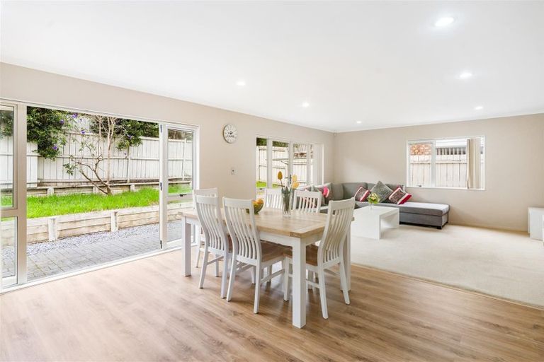 Photo of property in 10 Maypark Crescent, Flat Bush, Auckland, 2016