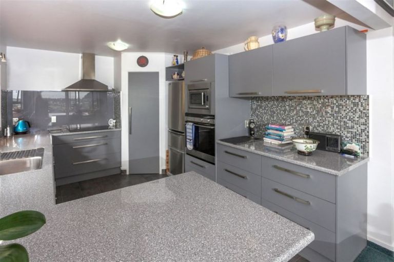 Photo of property in 8 Pine Grove, Tairua, 3508