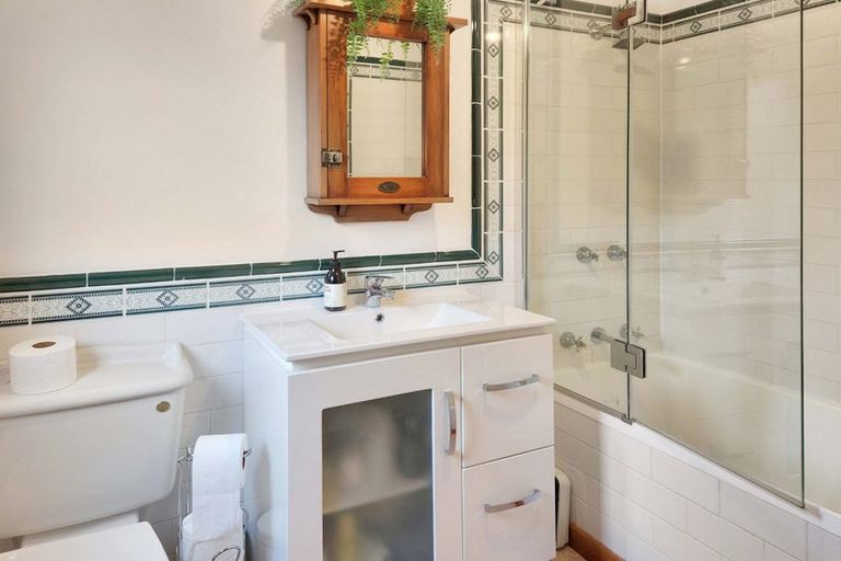 Photo of property in 27 Marina Grove, Hutt Central, Lower Hutt, 5010