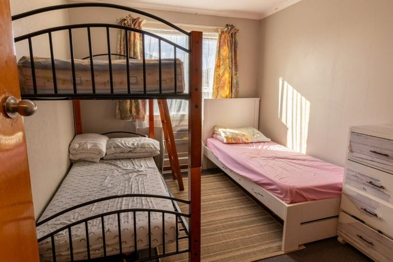 Photo of property in 28 Cargill Street, Waikiwi, Invercargill, 9810