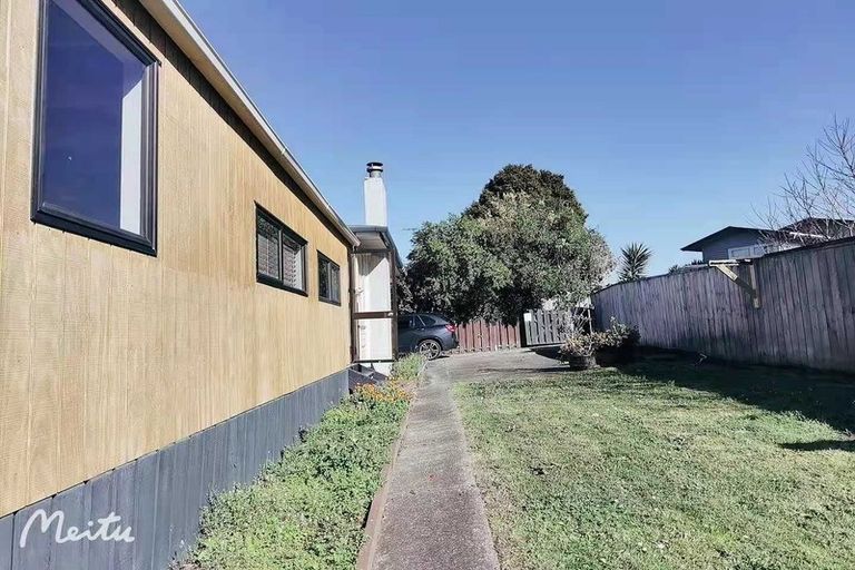 Photo of property in 25 Mcquarrie Avenue, Wattle Downs, Auckland, 2103
