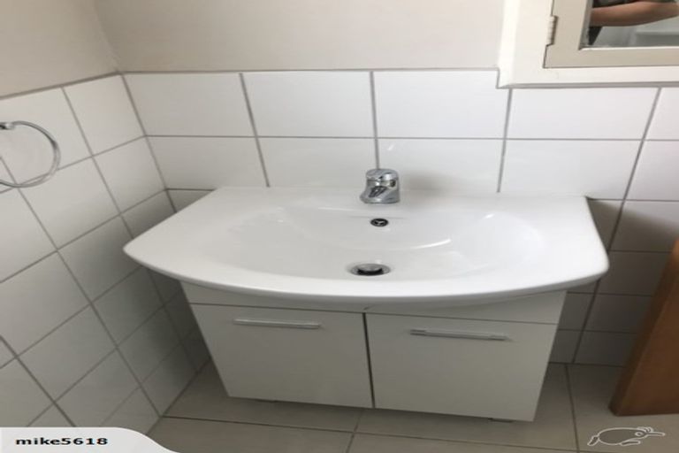 Photo of property in 2/14 Church Square, Addington, Christchurch, 8024