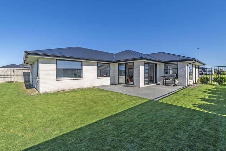 Photo of property in 197 Faringdon Boulevard, Rolleston, 7615