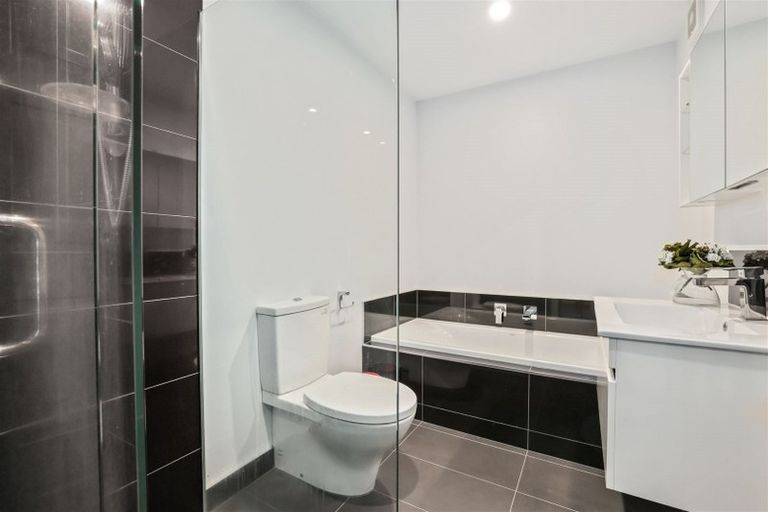 Photo of property in 31 Cannon Hill Crescent, Mount Pleasant, Christchurch, 8081