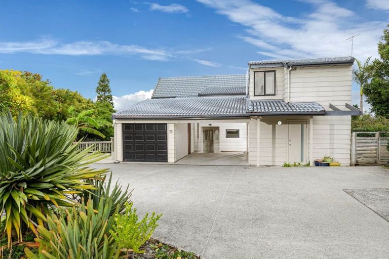 Photo of property in 33 Waipuia Place, Greenhithe, Auckland, 0632