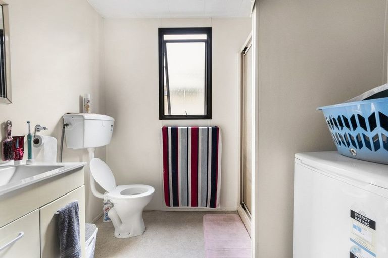 Photo of property in 37 Mcinnes Road, Weymouth, Auckland, 2103