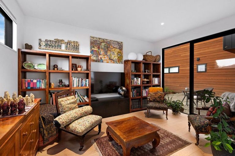 Photo of property in 75 Beacon Point Road, Wanaka, 9305