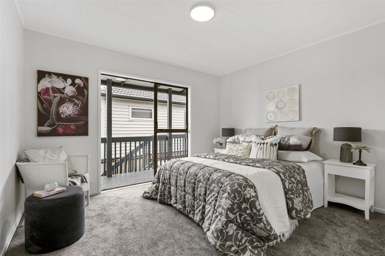 Photo of property in 70 Hutchinsons Road, Bucklands Beach, Auckland, 2014