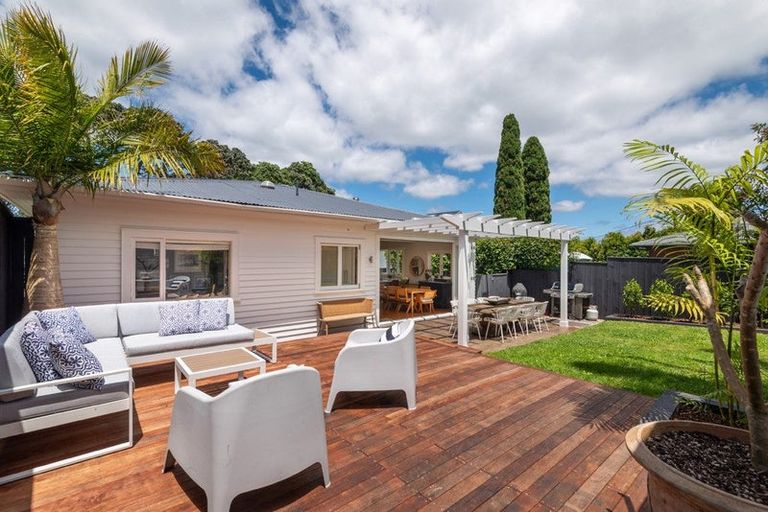 Photo of property in 40 Ngataringa Road, Devonport, Auckland, 0624