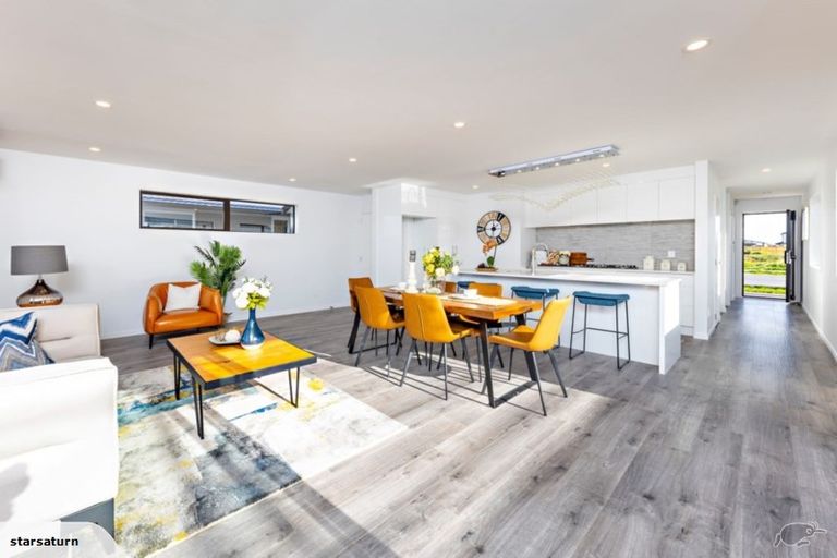 Photo of property in 33 Sapwood Crescent, Takanini, 2110