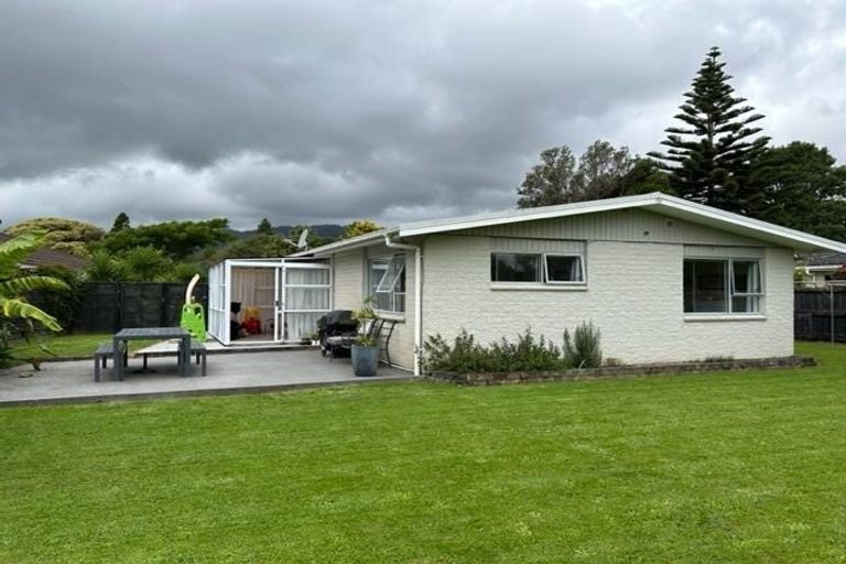 Photo of property in 19 Nimmo Avenue, Waikanae, 5036