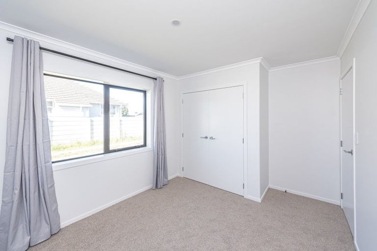 Photo of property in 6 Cross Street, Castlecliff, Whanganui, 4501