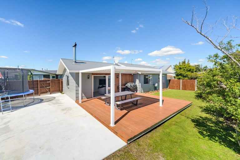 Photo of property in 40 Acacia Street, Kelvin Grove, Palmerston North, 4414