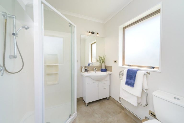 Photo of property in 7 Walnut Grove, Kelvin Grove, Palmerston North, 4414