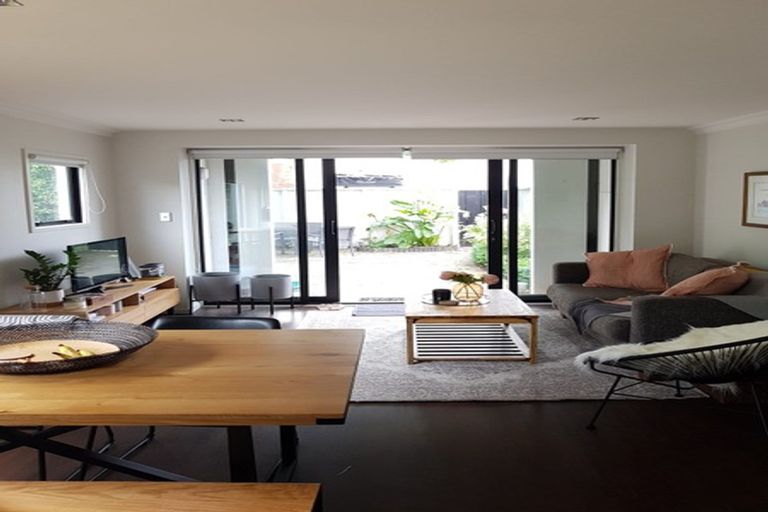 Photo of property in 2/7 Beveridge Street, Christchurch Central, Christchurch, 8013