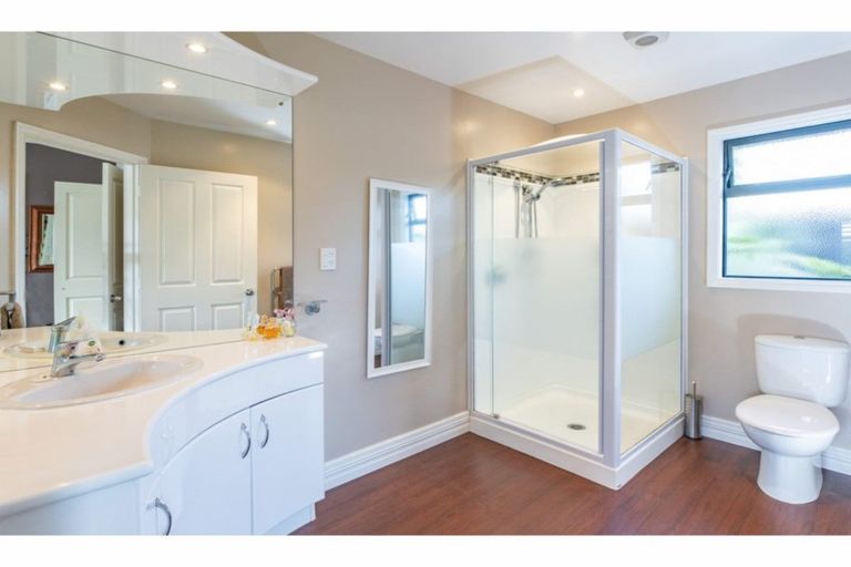 Photo of property in 16 Broadhaven Avenue, Parklands, Christchurch, 8083