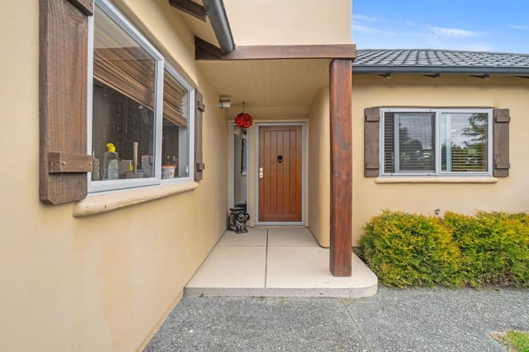 Photo of property in 29 La Lena Grove, Fitzherbert, Palmerston North, 4410