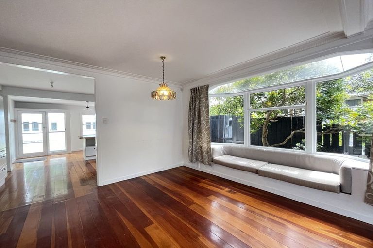 Photo of property in 4 Hillcrest Avenue, Hillcrest, Auckland, 0627