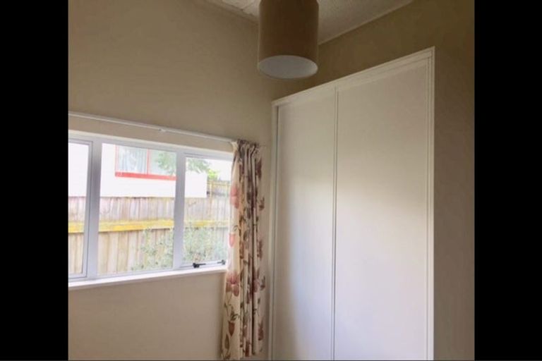 Photo of property in 44 Rimu Street, New Lynn, Auckland, 0600