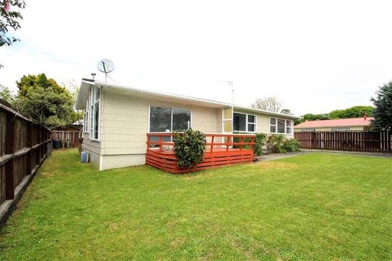 Photo of property in 16 Pickering Crescent, Chedworth, Hamilton, 3210