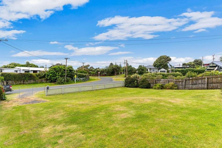 Photo of property in 4 Bayly Street, Baylys Beach, Dargaville, 0377