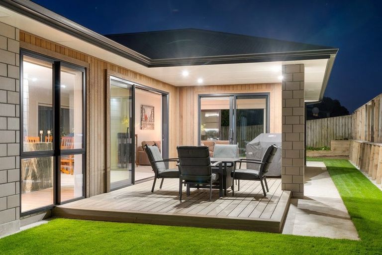 Photo of property in 5 Datum Way, Paraparaumu, 5032