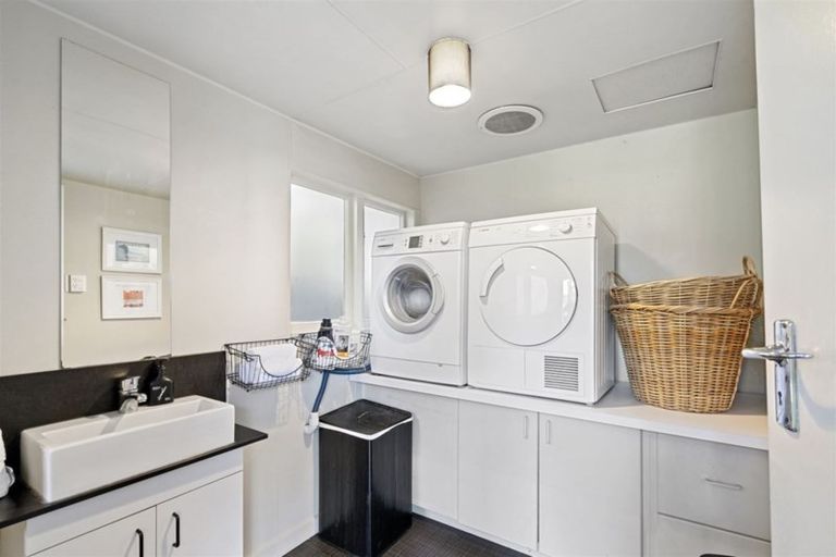 Photo of property in 40 Somerfield Street, Somerfield, Christchurch, 8024