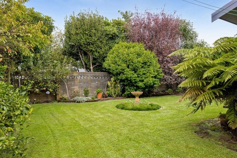 Photo of property in 33 Mccarthy Street, Hawera, 4610