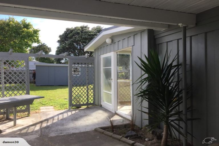 Photo of property in 4 Watson Drive, Paraparaumu Beach, Paraparaumu, 5032