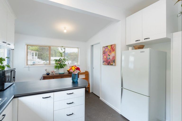 Photo of property in 8 Harold Grove, Stokes Valley, Lower Hutt, 5019