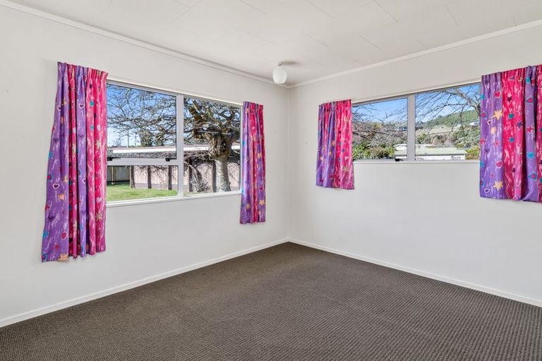 Photo of property in 16 Kenrigg Road East, Kinloch, Taupo, 3377