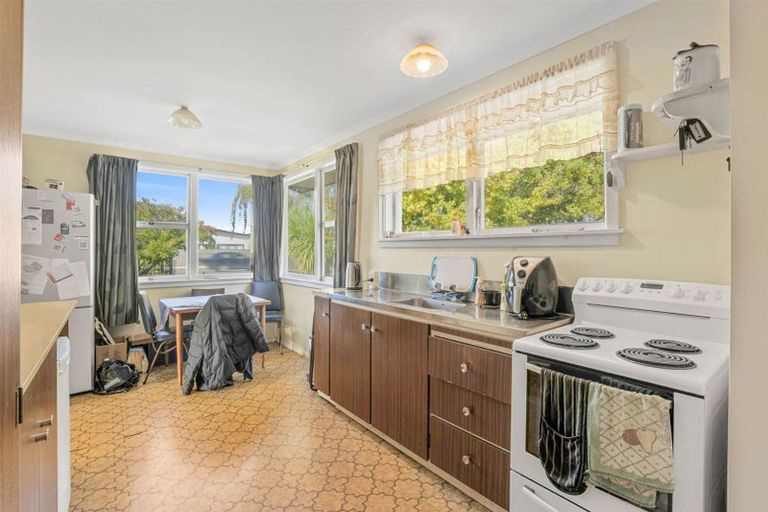 Photo of property in 25 Main North Road, Woodend, 7610