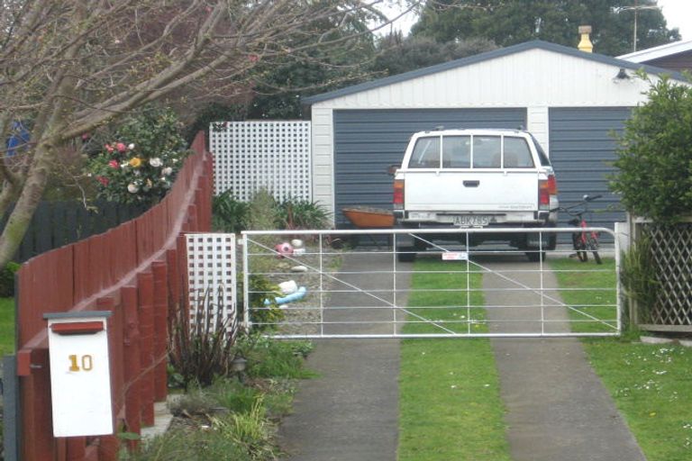 Photo of property in 10 Uenuku Place, Waitara, 4320