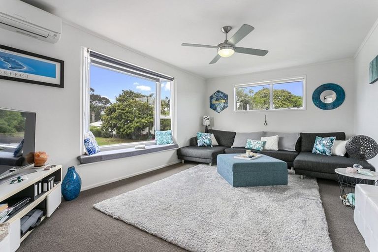 Photo of property in 3 The Circle, Manly, Whangaparaoa, 0930