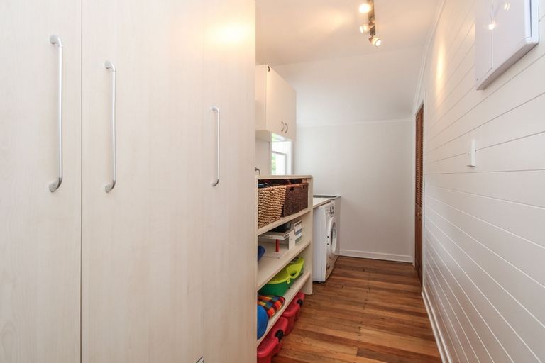 Photo of property in 91 Taikata Road, Te Atatu Peninsula, Auckland, 0610