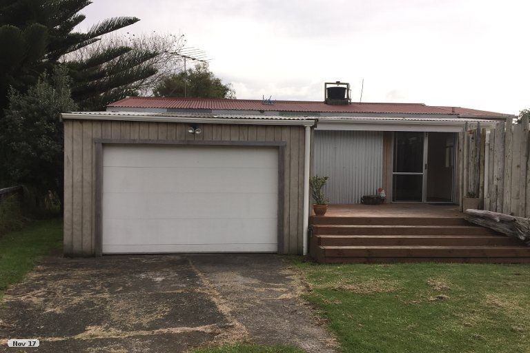 Photo of property in 186 Maunsell Road, Port Waikato, Tuakau, 2695