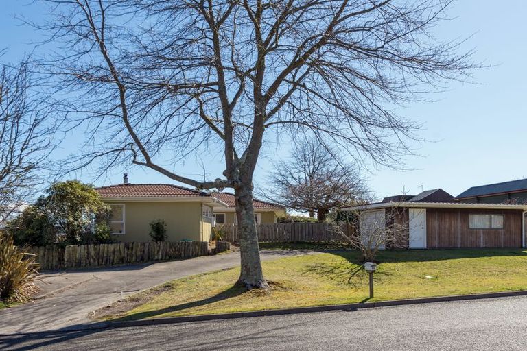 Photo of property in 16 Kenrigg Road East, Kinloch, Taupo, 3377