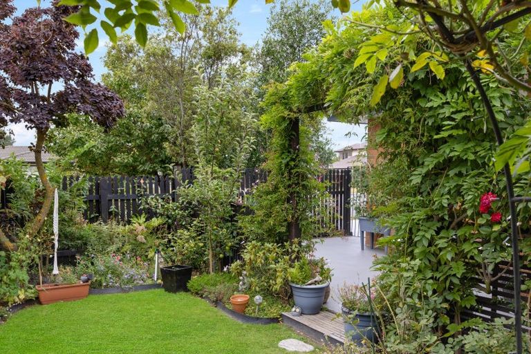 Photo of property in 25b Welsford Street, Woodend, 7610